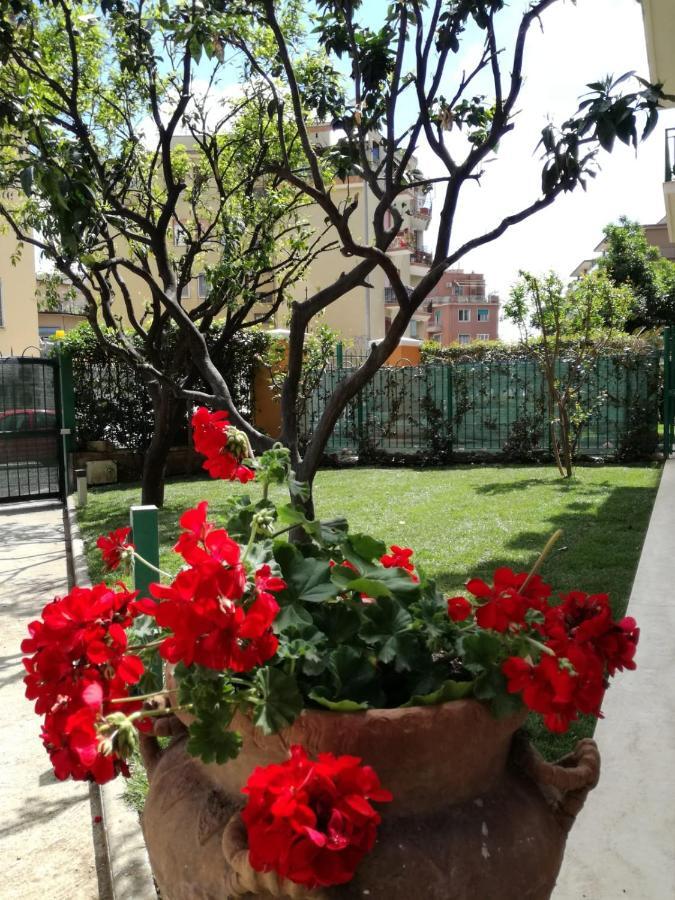 Angolo Sul Giardino Рим Екстериор снимка